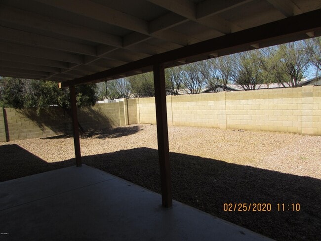 Building Photo - 1020 W La Jolla Dr