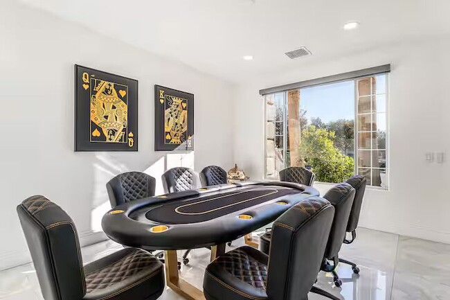 Building Photo - 1372 Peninsula Point Ave