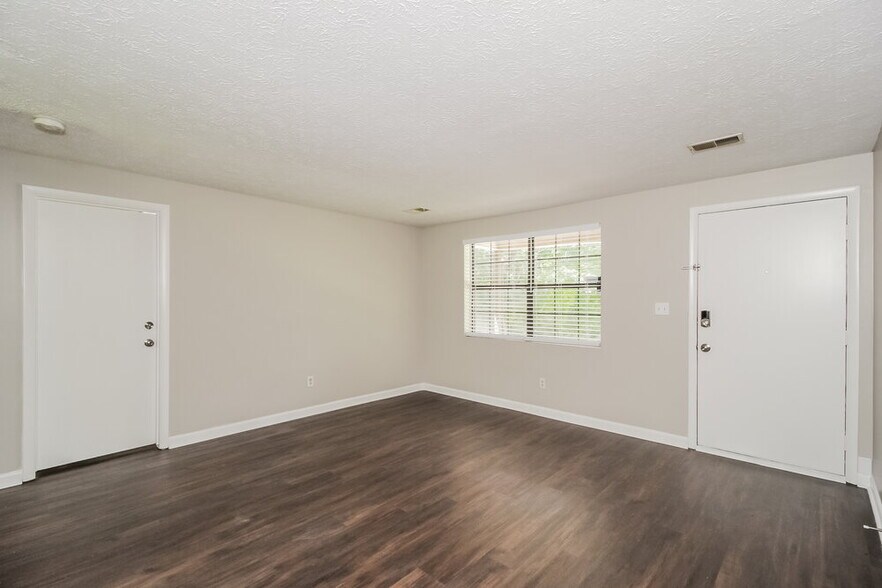 Building Photo - 2607 Foxwood Pl