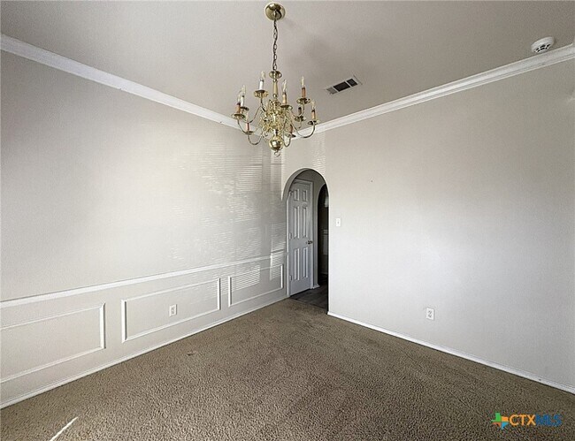 Building Photo - 2313 Modoc Dr