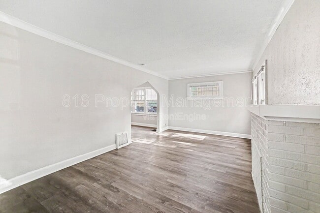 Building Photo - 5114 Brooklyn Ave