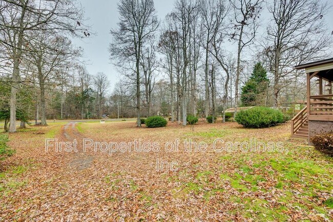Building Photo - 128 Summerglen Dr.