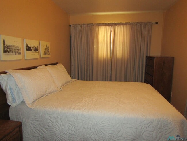 Building Photo - 605 1/2 W Quay Ave