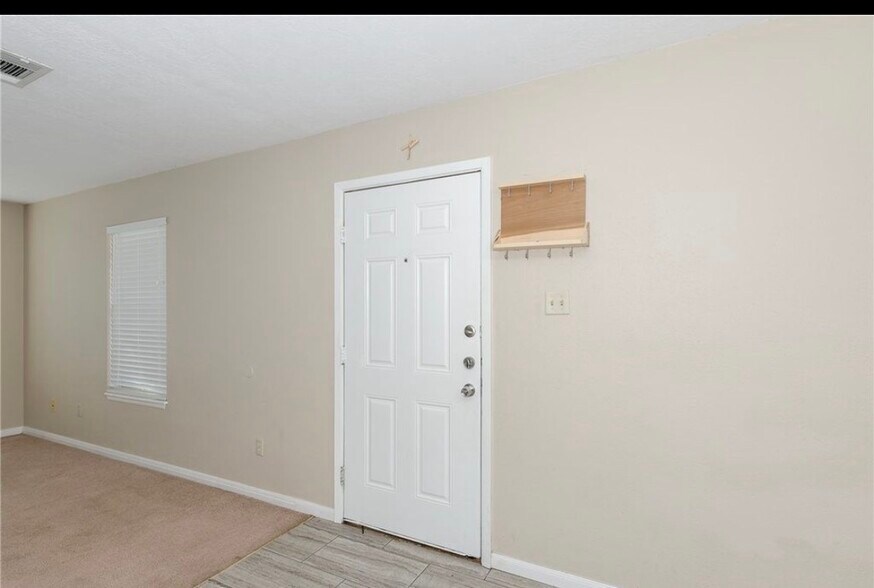 Building Photo - 519 Chappel St