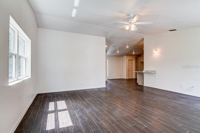 Building Photo - 14334 Channel Dr