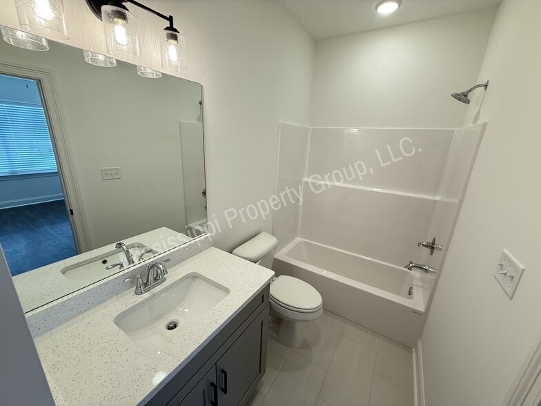 Building Photo - 620 Cottage Grv Cir