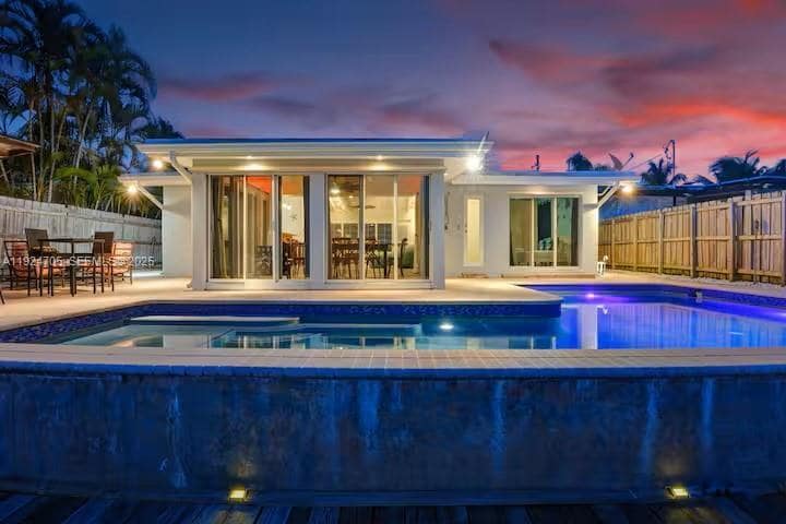 Building Photo - 2525 Gulfstream Ln