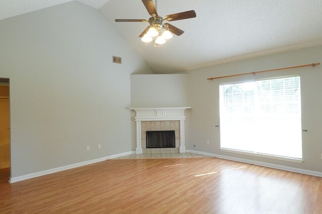 Building Photo - Coming Available!