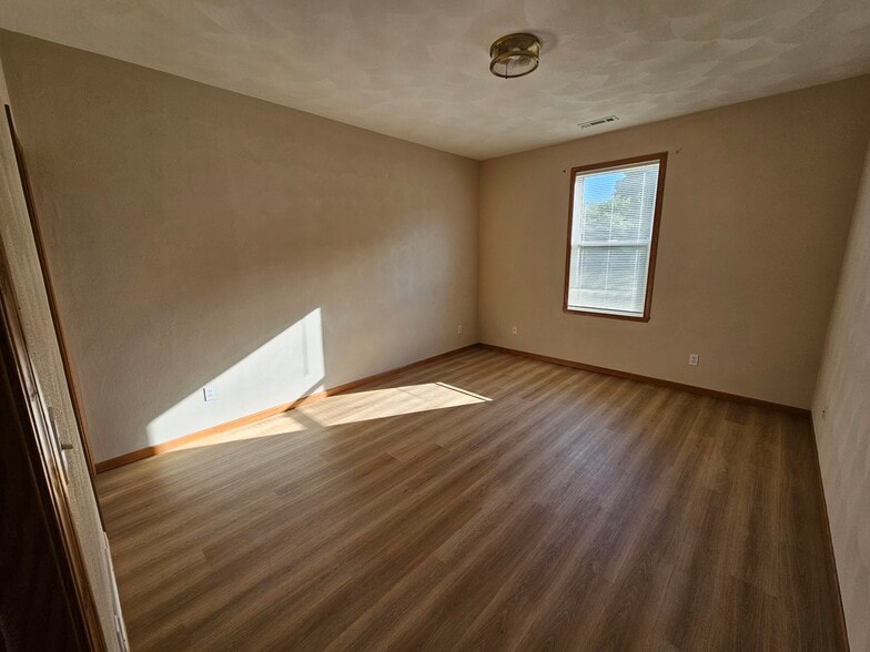 Building Photo - 10296 Metalmark Ln