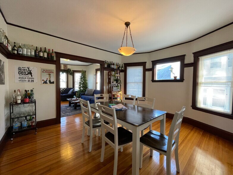 Building Photo - 54 Hobson St