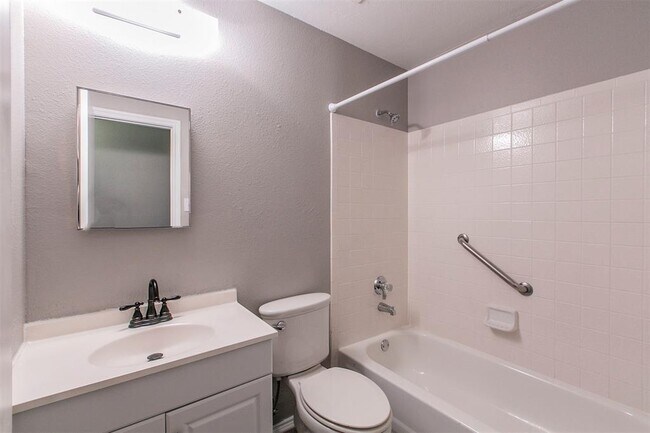 Building Photo - 2645 Andres Way