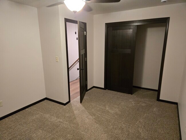 Building Photo - 773 Wanda Ave