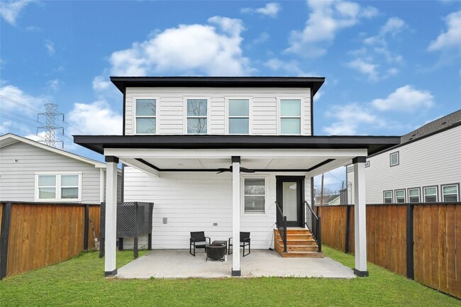 Building Photo - 3513 Omega St