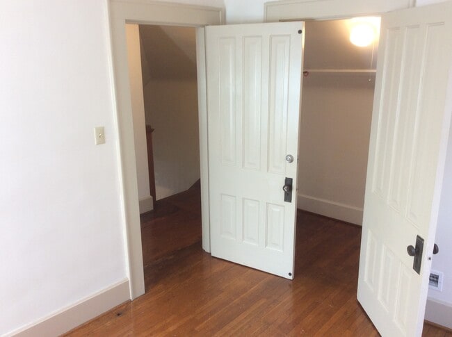 Upstairs Bedroom B - 11 Pratt St