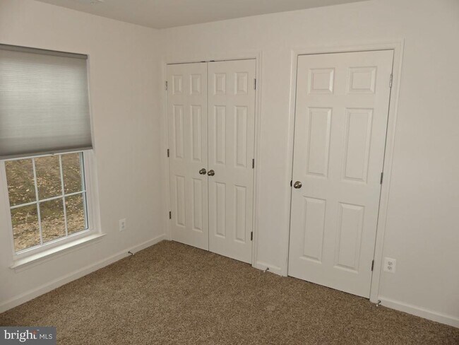 Building Photo - 1402 Golden Rod Ct