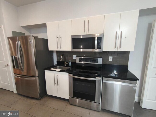 Building Photo - 1113 Wallace St