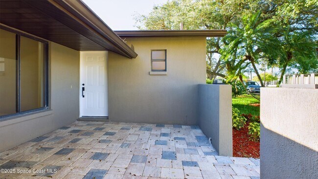 Building Photo - 987 Nicklaus Dr