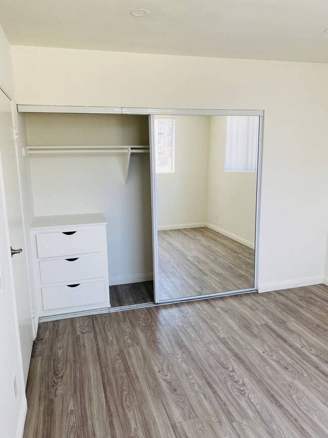 Building Photo - Alexandria Place