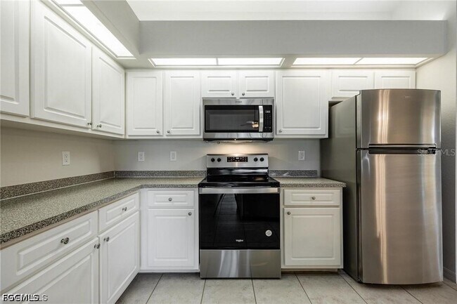 Building Photo - 4522 SW 7th Pl