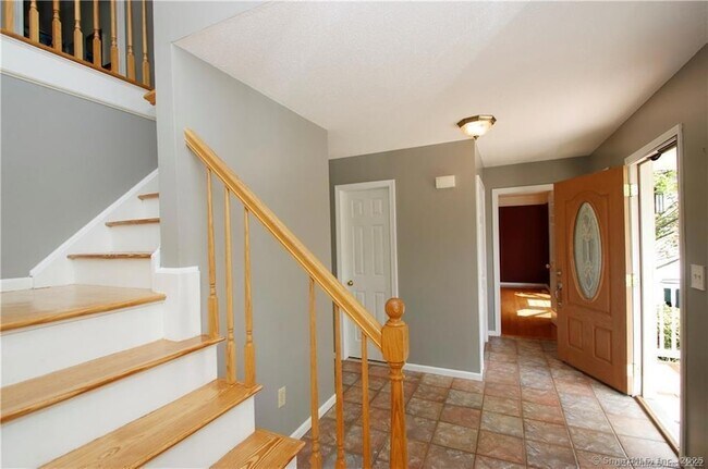 Building Photo - 145 Settlers Ridge Rd