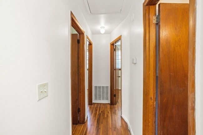 Building Photo - 2510 9th Ave S