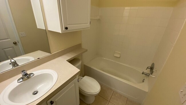 Building Photo - Beautiful 2br/2ba Visconti Condo with W/D ...