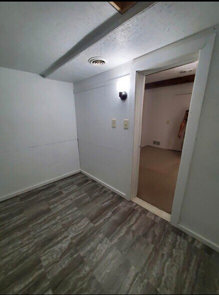 Mudroom/storage room - 4610 Bachelors Row