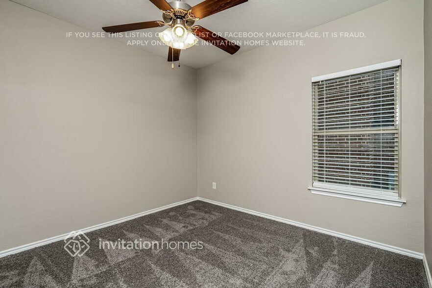 Building Photo - 3317 Tamarack Ln