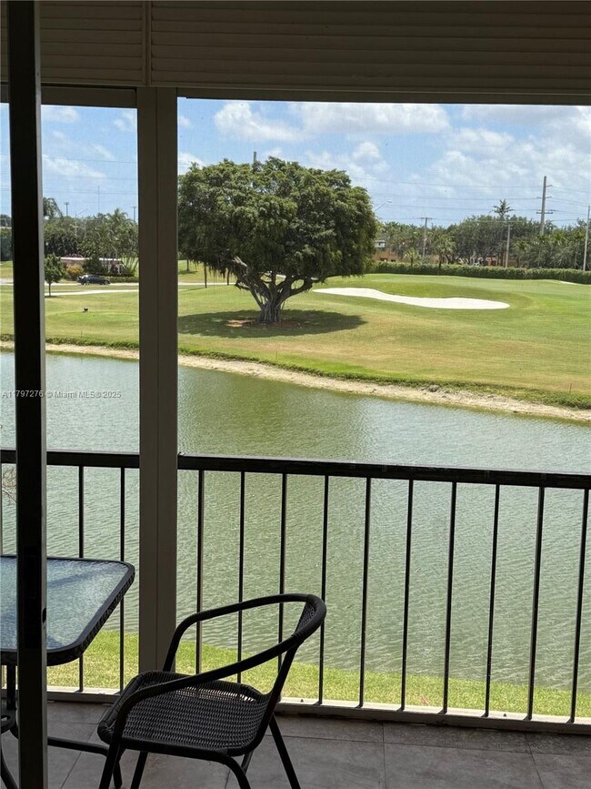 Building Photo - 9320 S Hollybrook Lake Dr
