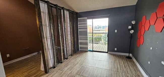 Building Photo - For Rent Large Studio, Old SouthWest Reno,...