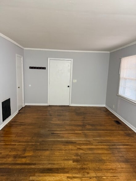 Building Photo - 310 Crosby Cir