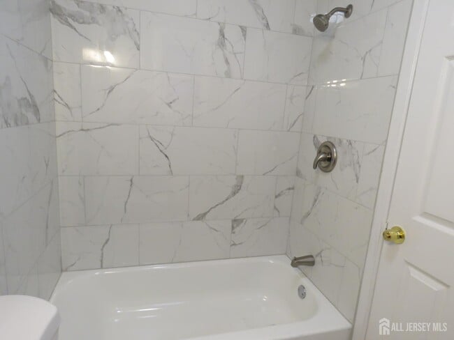 Building Photo - 768 State St