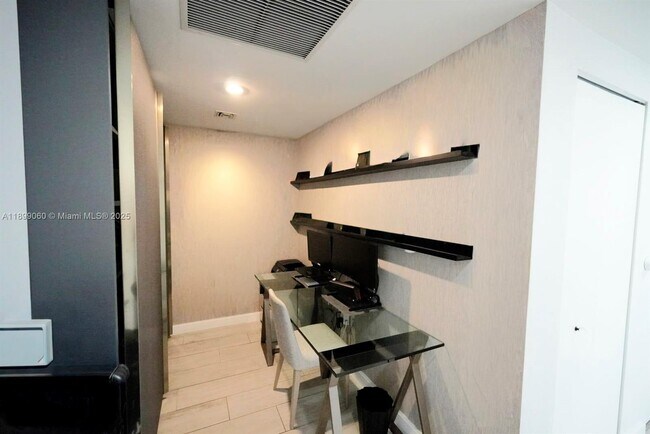 Building Photo - 55 SW 9th St