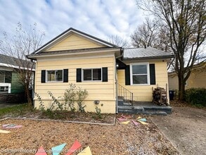 Building Photo - 1814 S Holly St