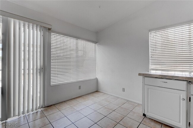 Building Photo - 2206 Sunnyslope Ave