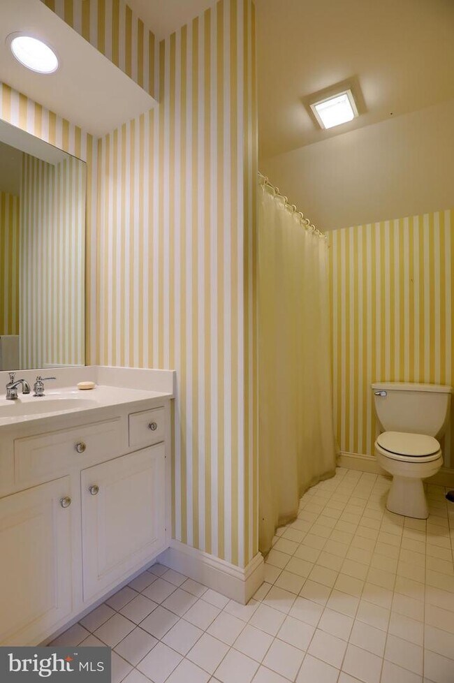 Building Photo - 1886 Conard Rd