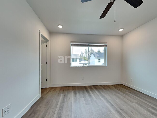 Building Photo - 7713 Brenden St SW