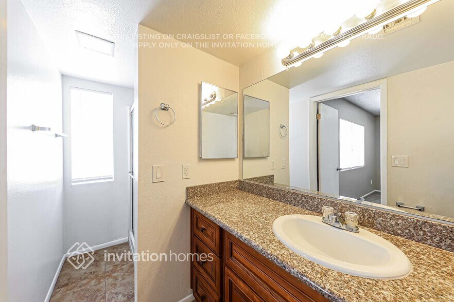 Building Photo - 6116 W Evans Dr
