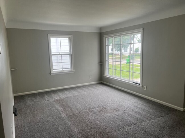 Building Photo - Lovely, Spacious Home