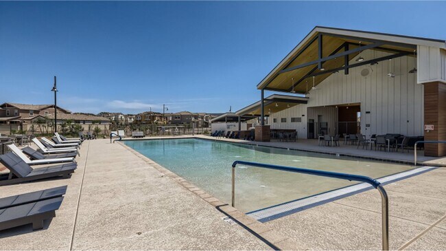 Building Photo - Like New Luxurious Modern 3 Bedroom 2 Bath Townhome in Warner Meadows