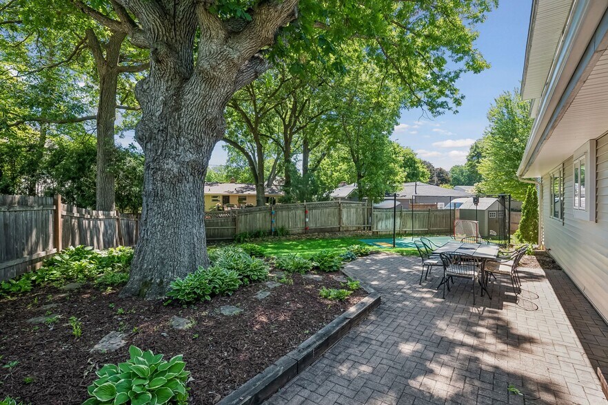 Building Photo - 6013 Porter Ln