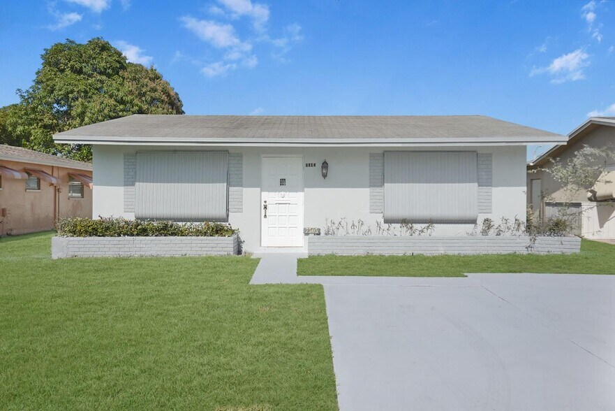 Building Photo - 7505 NW 58th St
