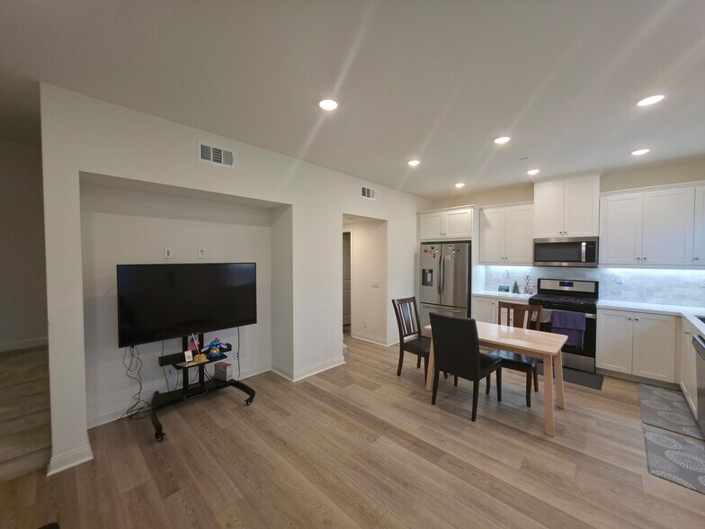 Building Photo - 12120 Blue Sky Ct