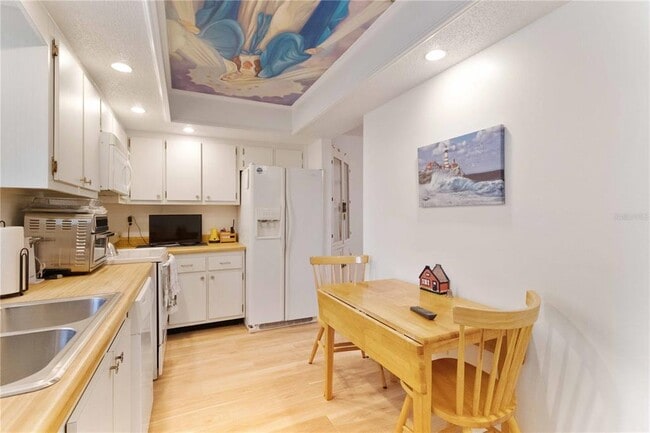 Building Photo - 6215 Green View Cir