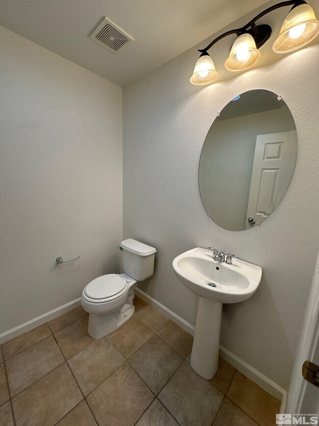 Building Photo - 3843 Dominus Dr