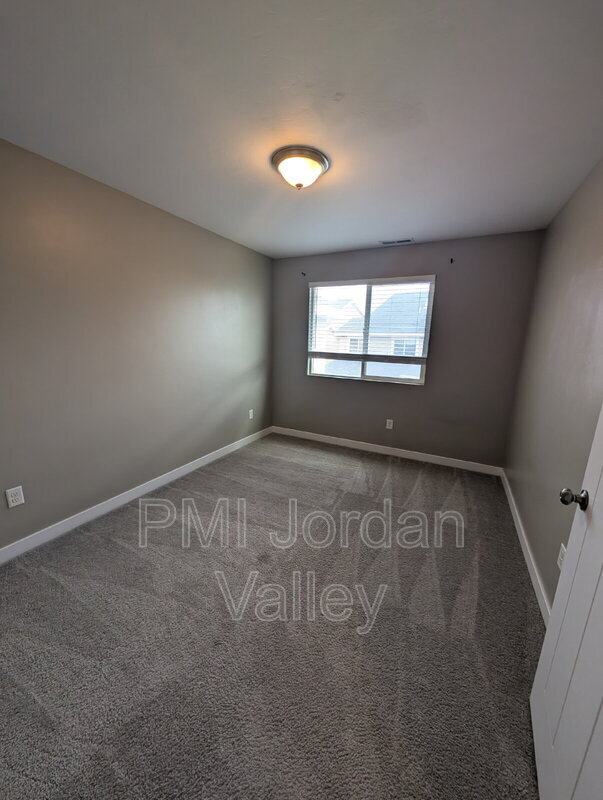 Building Photo - 5077 Arete Way