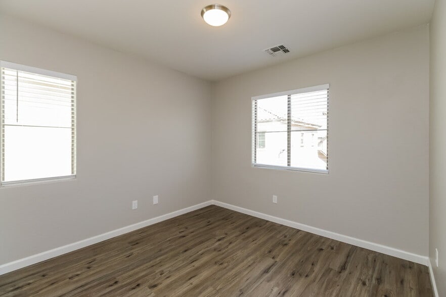 Building Photo - 4741 E Olney Ave