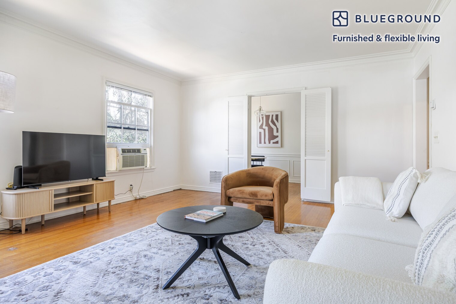 Building Photo - 136 S Roxbury Dr