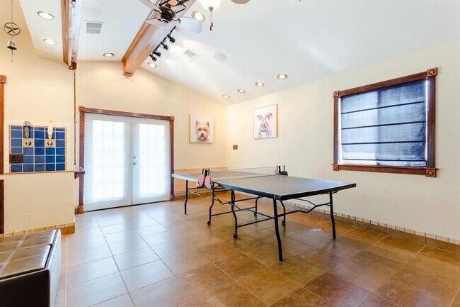 Building Photo - 3137 Lake Cove