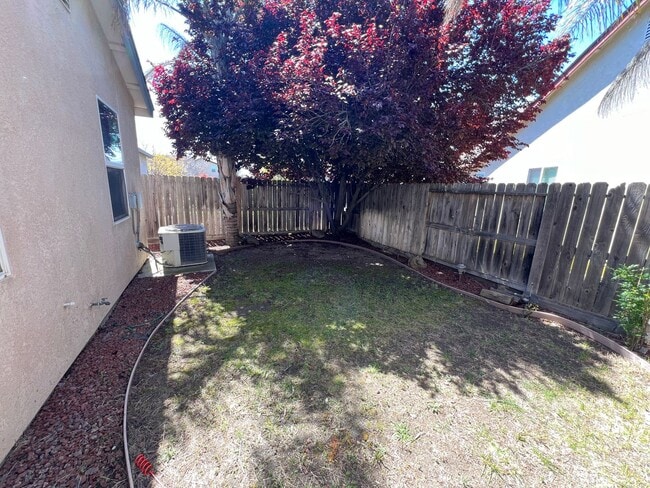 Building Photo - 3 bedroom single story in Manteca!